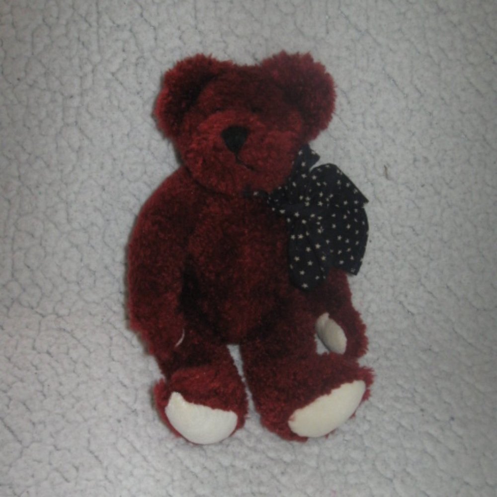 The Boyds Collection Cranberry Teddy Bear